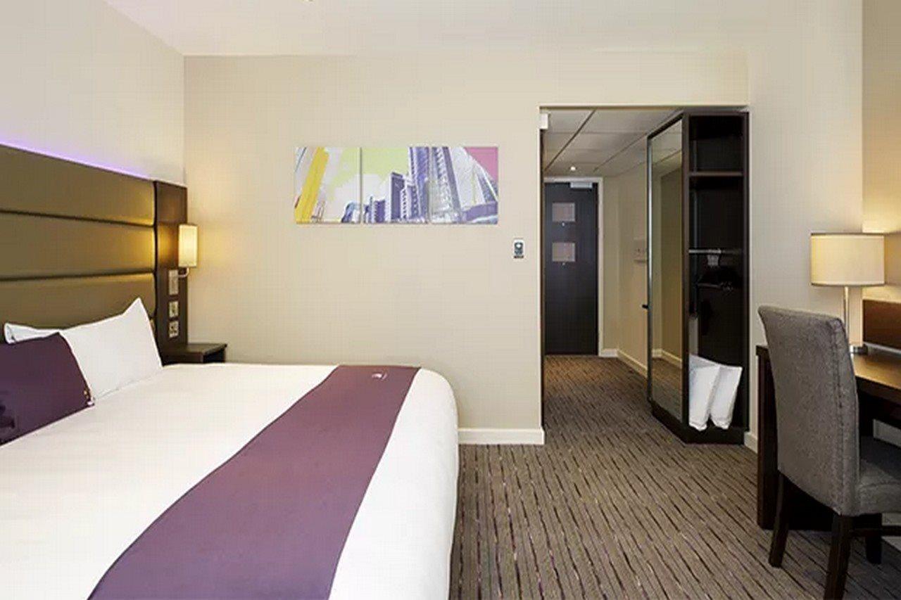 Premier Inn London Edgware Μπάρνετ Εξωτερικό φωτογραφία