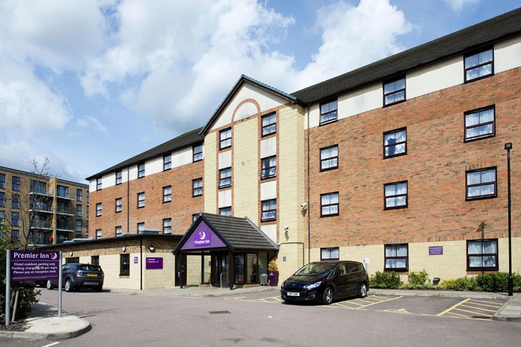 Premier Inn London Edgware Μπάρνετ Εξωτερικό φωτογραφία