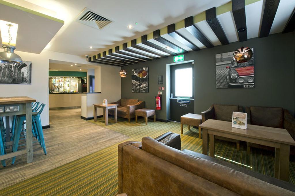 Premier Inn London Edgware Μπάρνετ Εξωτερικό φωτογραφία